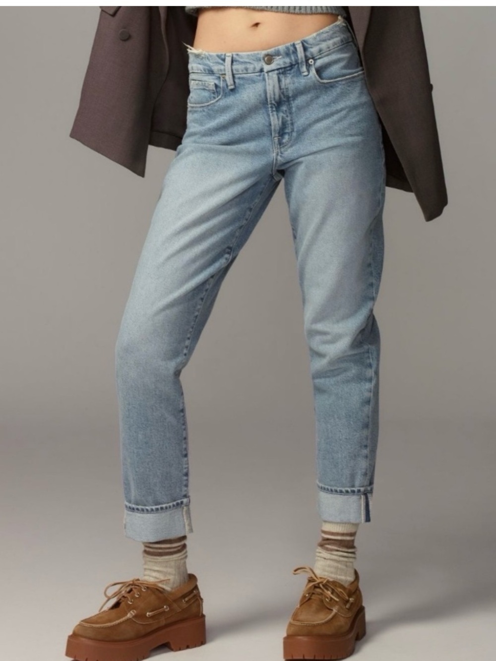 Good American the weekender mid rise relaxed cuffed jeans women's size 8/29 NWT